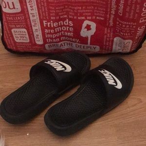 black nike slides